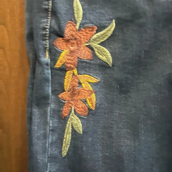 Charlie B Blue Floral Embroidered Jeans - Picture 2 of 8